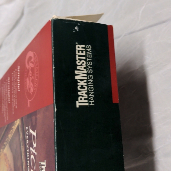 Picture hanging kit for wooden & metal frames by Track Master Systems - Picture 5 of 5